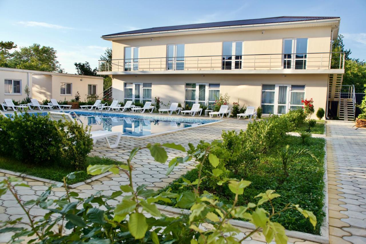 Family Resort Bambora กูเดาทา ภายนอก รูปภาพ
