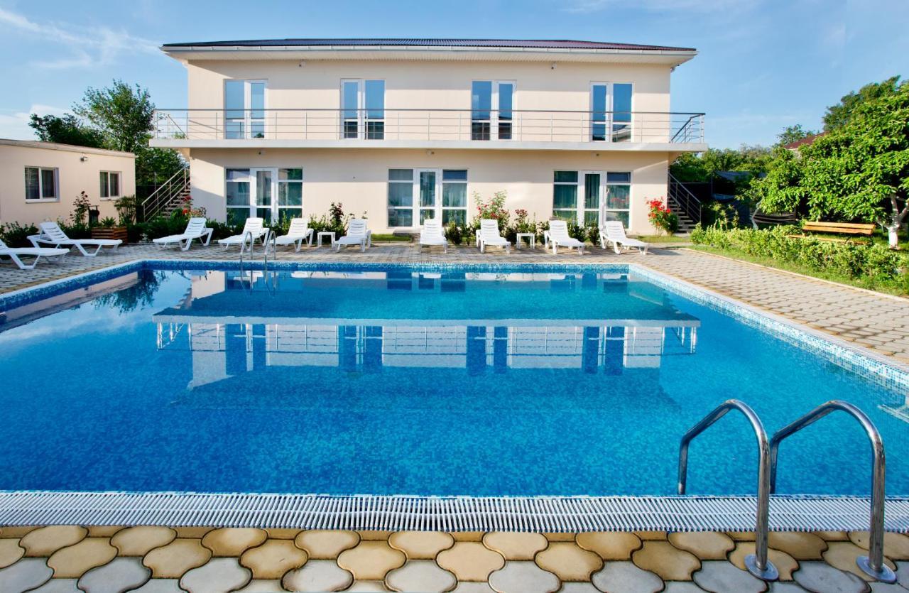 Family Resort Bambora กูเดาทา ภายนอก รูปภาพ